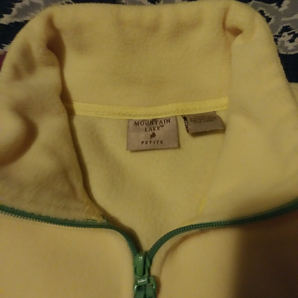 brand new pullover. fleece with tags